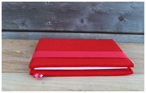 Liniertes Notizbuch mit Einband aus 3 mm starkem roten Wollfilz